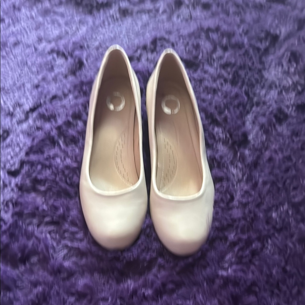 Elegant Cream Women's Shoes